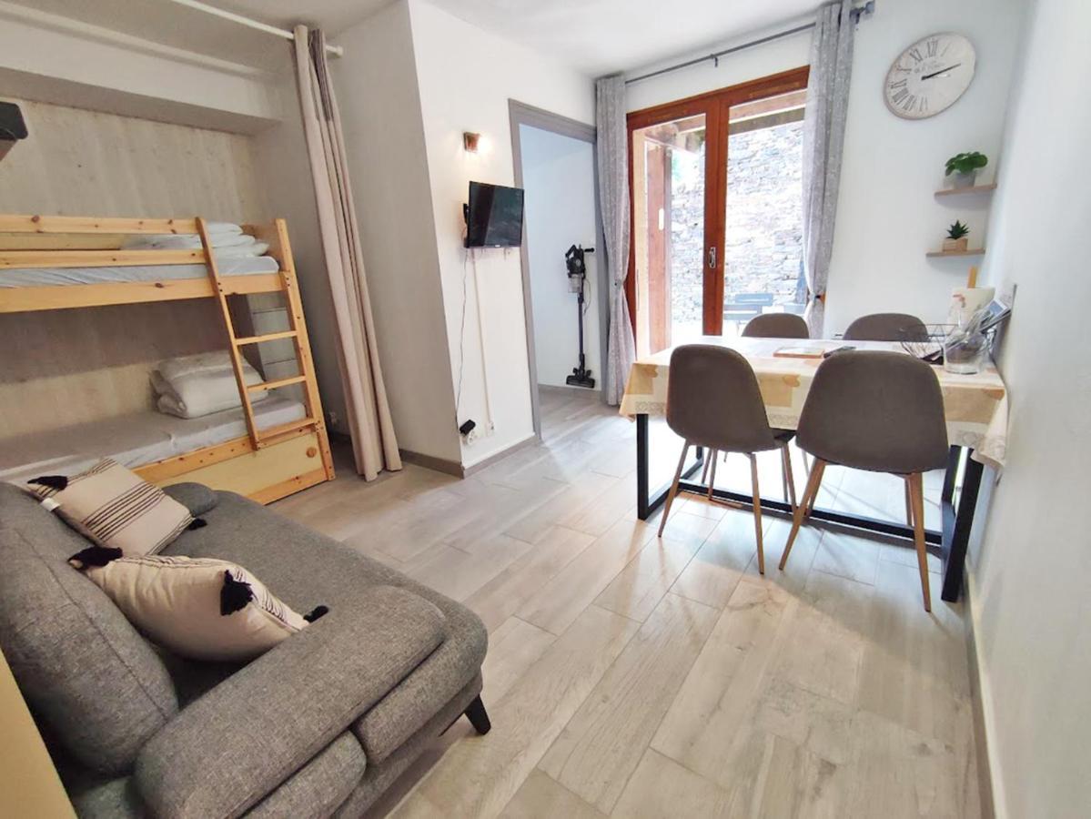 Le Reflet Des Montagnes, Studio, Centre Luchon, 4 Personnes Bagnères-de-Luchon Eksteriør billede